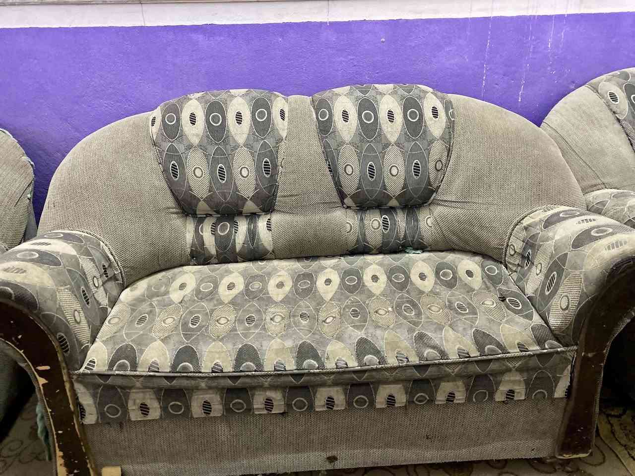 تخم للبيع بسعر مناسب جدا 150 الف وبي مجال  متكون من 10 مقاعد نظافةًً كما موضح في الصور للاستفسار *********** 
قضاء القاسم ع
