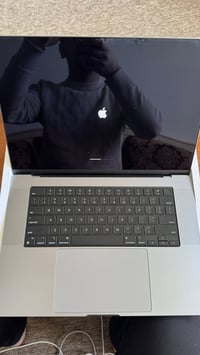 ماك بوك برو M2 Pro • ١٦ إنش • ٥١٢GB/١٦GB