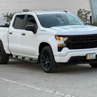 سلفرادو 2023 باب طويل بدي قصير ضربتهة كلش خفيفه وخلفيه محرك 2700 تيربو...