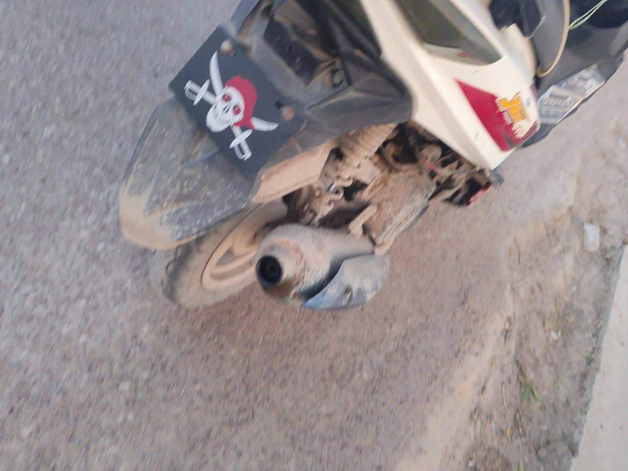 السلام عليكم ورحمه الله وبركاته اخواني الاعزاء للبيع دراجه كامله شغاله سلف هندر  كله كامله نص نكره بيه خيط بخار خفيف كلش فقط دراجه شغاله مابيه شي سعر 225الف مكاني بغداد الطوبجي هاتف ***********
