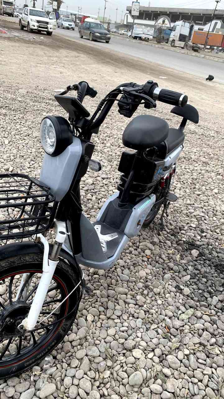 السلام عليم لل بيع فقط بدون مراوس 
ماطور شحن لون رصاصي 
4بطاريات صار شهرين ما أخذته 
النضافه مثل ما موضح كدامكم بل صور 
دبل اشاره +يمين ويسار 4نمر السرعه بل شاشه 99الحقيقي 70تايات جدد+ويا الشاحنه الأصلي مالته +لايت زينون بس عالي ادفع سعر عجبني ابيعك ال مو شراي لا يجي 
مكاني برطله رقمي اسيا ***********او تجي ع خاص
