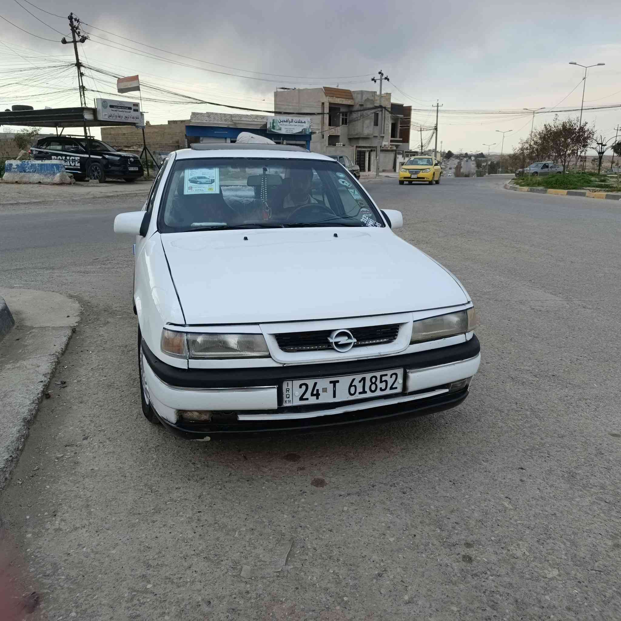 سياره جديده بشكل 
حجم 18 
موديل 1994
رقم دهوك مصطره شرط التحويل
جوم كهرب ك  
سياره بدون ضرر  كلها شرط 
السعر 48  
موصل الأيمن  حي تنك
***********
***********
