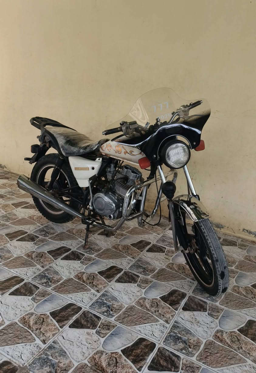 السلام عليكم
دراجة هونده 2017 أوراق كامله، للبيع السعر 350 وبيها مجال المكان ديالى شهربان ***********
