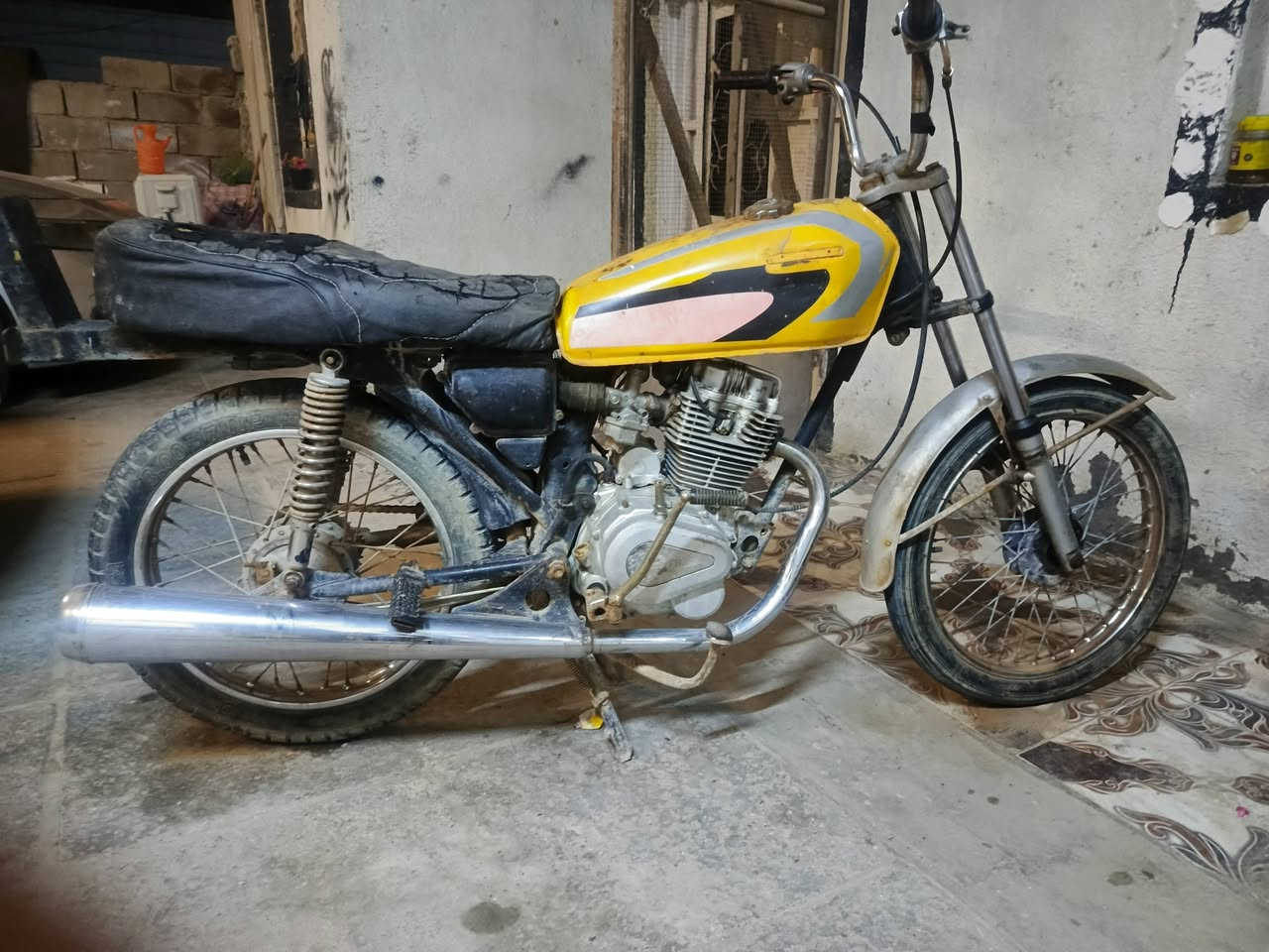 محرك ستوته جفته قبل يومين كزوز جديد تاير خلفي جديد تحتاج فقط بنزات بريك ودوسه دك هندر صوت يخبل سكني 5 ميل للبيع قفل قفل 170 الف لا تجيني وتكلي بيهه مجال


**إذا كنت صاحب هذا الإعلان وتريد حذفه لأي سبب، رجاءا أرسل رسالة إلى الدعم الفني**