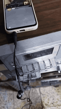 الاسلام عليكم جهازين رايزنك واحد يشتغل راديو والمسجل وكف رئسن مااعرف قايش او ماطور والثاني يشتغل المسجل بس طكت الدكمه مالت التشغيل والراديو بي وشه اثنينهن معا زوج سماعات خشبهن تعبان بغداد البلديات ويوجد واتساب  ***********
