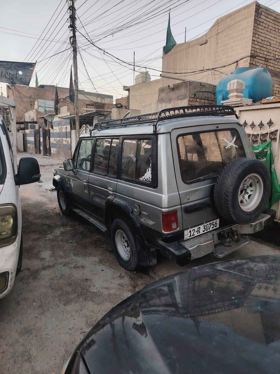كالوبر موديل ٩٠ بسمنه محرك ونجي السعر ٢٨ سنويه جديده عليه غرامات تنكطع من سعره السعر ٢٨ وبيه مجال بصط،مكان السياره بغداد حي النصر ***********
