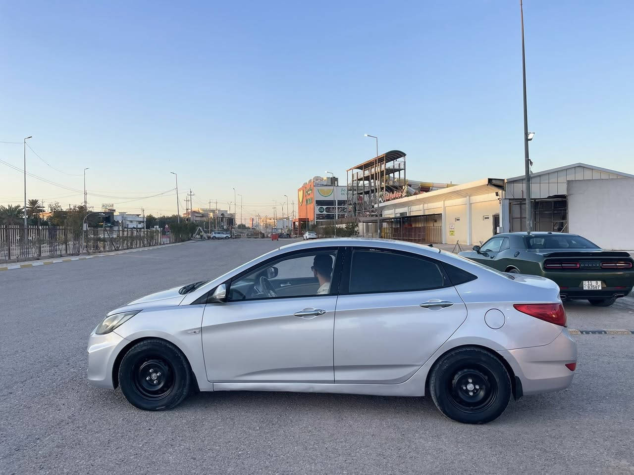 السعر  $ 78 وبيه مجال
اكسنت   2015  خليجي  كير 
مكينه 1400  كفاله  تبريد  ثلج 
 السياره بيه جاملغ خلفي وباب
 قادسيه جاهزه السياره بديوانيه

***********
