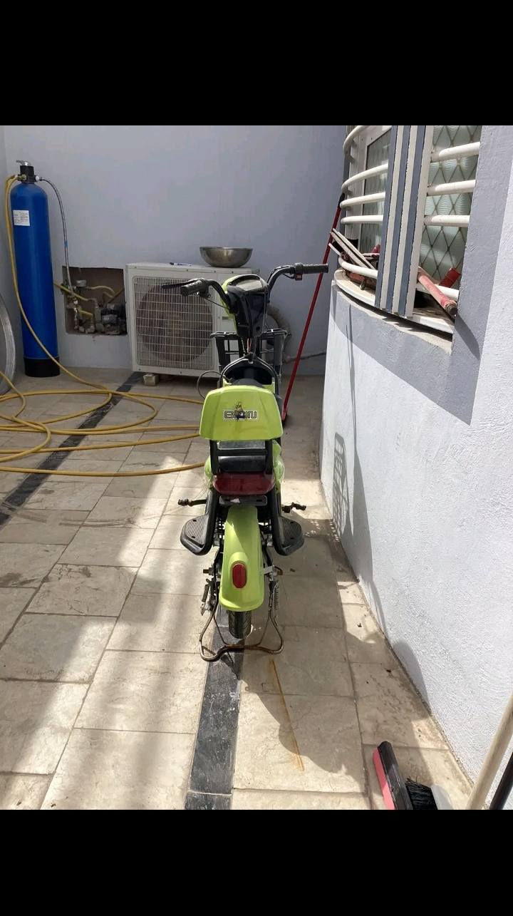 سلام عليكم
دراجة للبيع في نجف الاشرف 
دراجة نضيفة بيها عطل بصيط جدنا 
الشراي يدخلي على واتساب ***********
