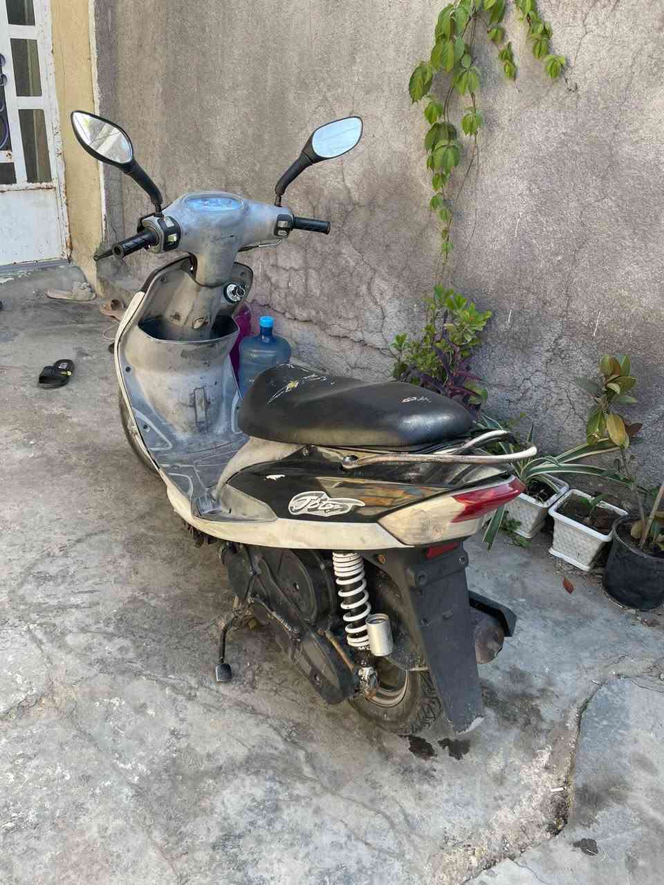 سلام عليكم ماكس 120دراجه كفرات مختمه مكينه ناعمه نكره سلف بكل وقت كله شغاله مابيه نقص دراجه نضيفه سعر 450مكاني بغداد***********
