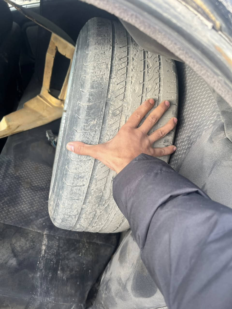 السلام عليكم ويل BBSتو سايز للبيع نضيف لا عواج ولا تصليح مكاني بغداد الدوره السعر من الاخير قفل250
4ستد حجم 17
***********
