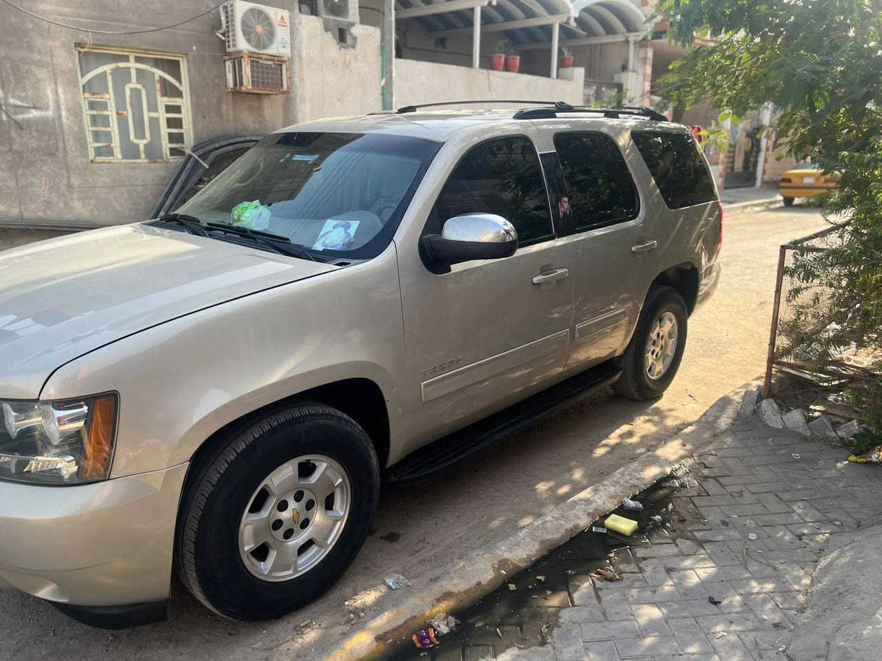 سلام عليكم سياره تاهو ادوات 2011 دخول جديد خليجي كسر باكيت متومه اربيل طبق الأصل شرط الحاسبه سياره ما ناقصه برغي رقم صاحب السياره***********سعر90وبيها مجال للشرايه
