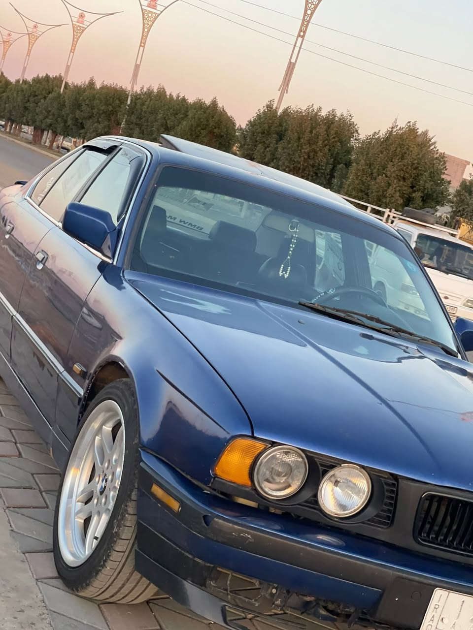 سلام عليكم للبيع بي ام موديل 91 مكينه 25كبس  گير عادي مكينه كير كفاله صدر جديد ويل Mاصلي  سيارة كلش حلوه و نضيفه السعر 45وبيها مجال كلش بسيط العنوان ديالئ بلدروز لاستفسار *********** ،،، ***********
