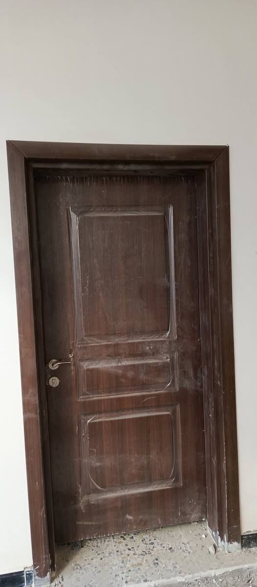 باب pvc عدد 3
باب خشب تركي اخو الجديد عدد 4
باب حديد مع الفريم مع شباك pvc 
للبيع 
للاستفسار الاتصال ***********
