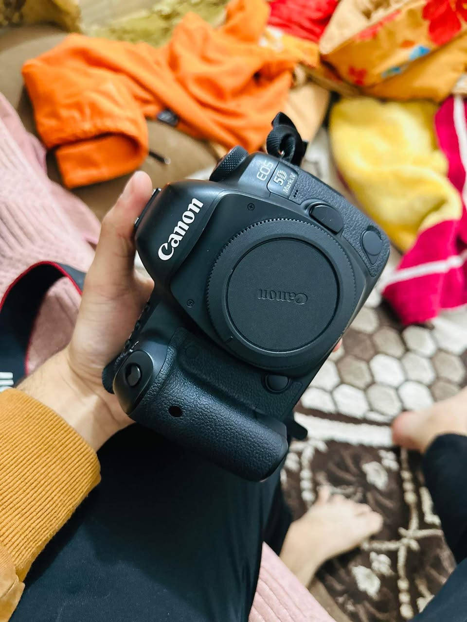 فايف دي مارك فور + R6 mii للبيع
كاميرات نضيفات مع غراضه كامله الاصليه 

استفسار اكثر خاص 

رقم هاتف ☎️ ***********
