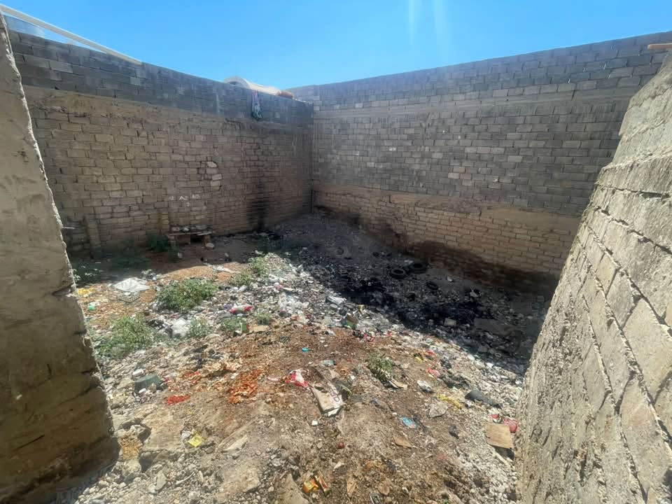 عندي مأرض للبيع قطعة أرض سكنية في حي المأمون – الموصل
📍 الموقع: حي المأمون، قرب جامع جامع البراء بن عازب وقرب مقبرة المأمون.

📐 المساحة الواقعية: 140 م².
📜 المساحة حسب السند (الطابو): 123 م².

✅ موقع دوسه 
✅ منطقة سكنية مخدومة 
رقم الاتصال او واتساب 
 ***********  
السعر 15 مليون بيها مجال قليل

