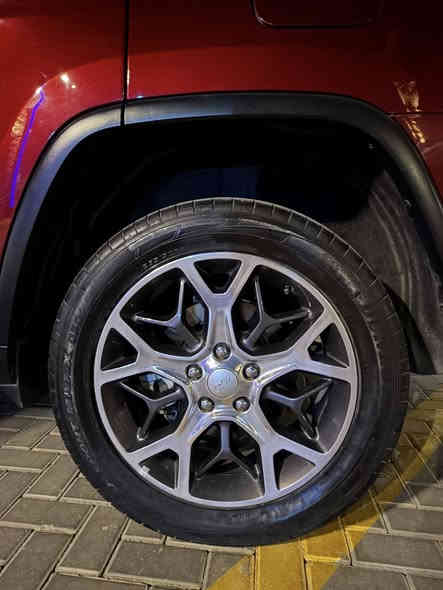 سلام عليكم 
جيب لمتد بلاص فول مواصفات 3 شاشات خليجي موديل 2019
وكاله مكفوله من الصبغ  
مكان واحد BDR

مواصفات السياره
محرك 6 سلندر 
تشغيل عن بعد 
توقف واطفاء ذاتي 
مري شفط كهرباء 
حساس امامي 
حساس خلفي 
شاشه 
كامره 
كشنات جلد 
كشنات كهربائي 
تدفئه وتبريد بالكشن
زراك لايت 
رادار جانبي 
اشاير بالمري 
جنطه كهرباء 
دمام خلفي 
السياره جديده بمعنى الكلمه ماشيه 55
 سياره جاهزه من كلشي 
  دهن وفلاتر كله بشركه 
السعر 285 
مكاني بغداد. البياع 
***********
