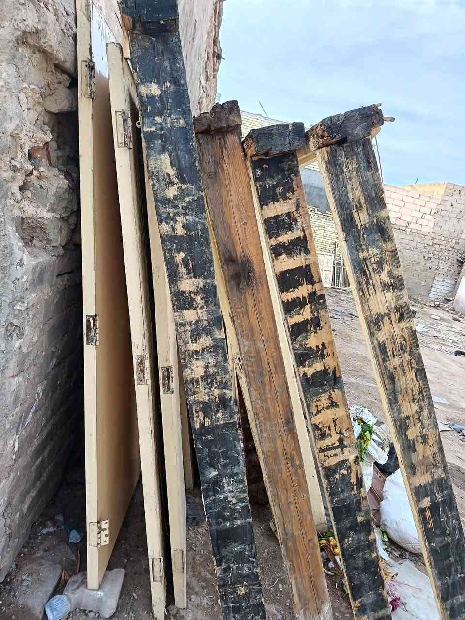 سلام عليكم
حدادية بيت تسكام للبيع في النجف الأشرف ناحية الرضويّة
بيبان حديد عدد ٣
باب بيت كبير 
شبابيك ٧ حديد اصلي 
عماريات الشبابيك 
عن المطر والشمس تسكام عدد ٨ على ١٥ الف 
بالإضافة إلى كاشي تقريب يكفي إلى ٤ غرف. 
كلمن وسعره
للاستفسار الاتصال على الرقم ***********
