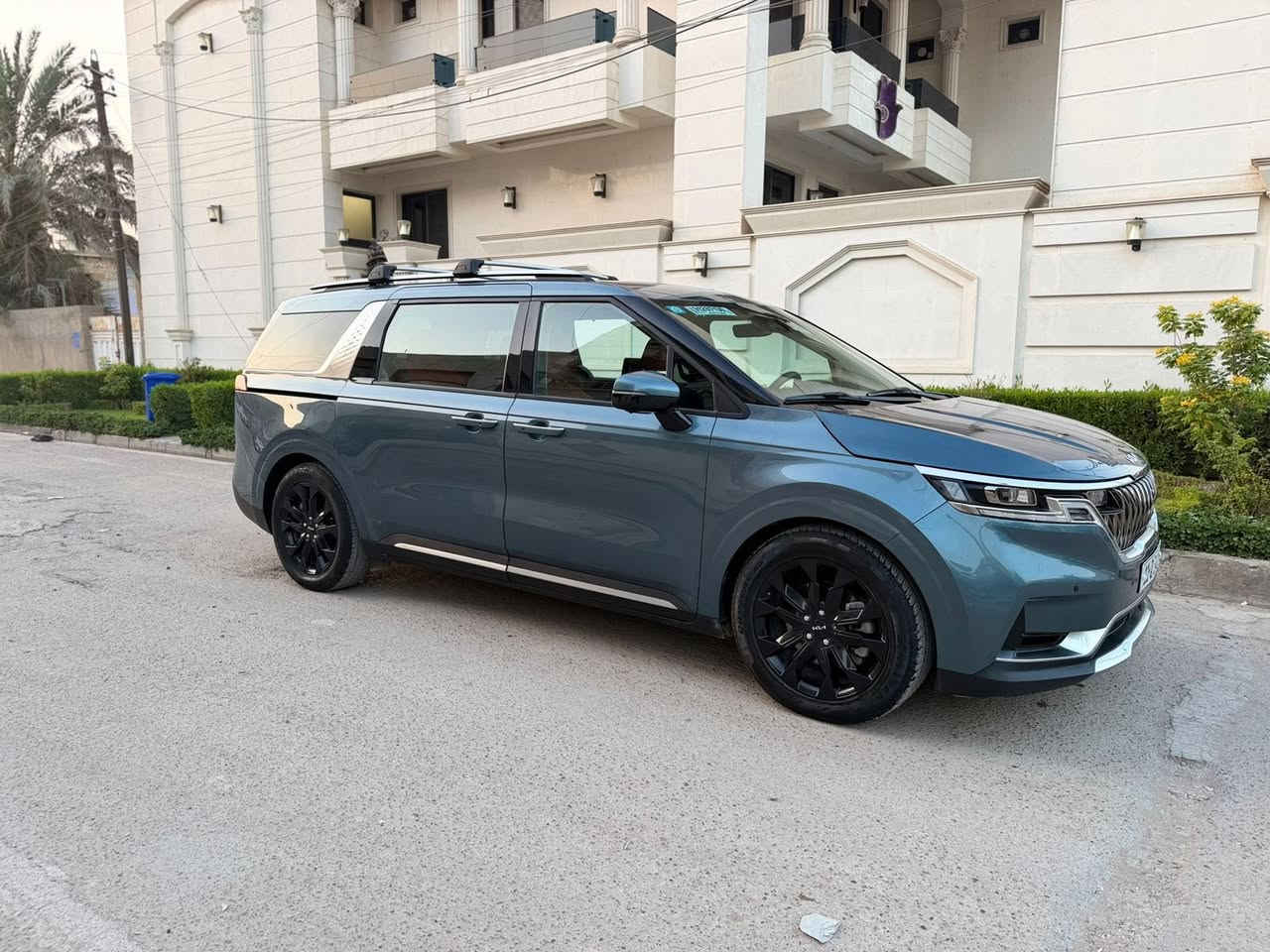 السلام عليكم حبايبي
كيا كرنفال بانزين 
موديل 2023 
مكينه ٦ سلندر
فول مواصفات vip 
٧ راكب 
٣ قطع تبريد منفصل 
شاشات خلفيه 
شاشه دشبول متصل 
تبريد بيانو 
تدفئه كنشات 
بصمه تشغيل 
باب سلايد كهرباء 
ماشيه ٧٠ الف 
بيها بنيد وجاملغات ثنين بدون دواخل 
مكينه وكير كفاله
السعر ٢٧٠ ورقه وبيها مجال بسيط حك الجيه فقط 
للتواصل ***********
