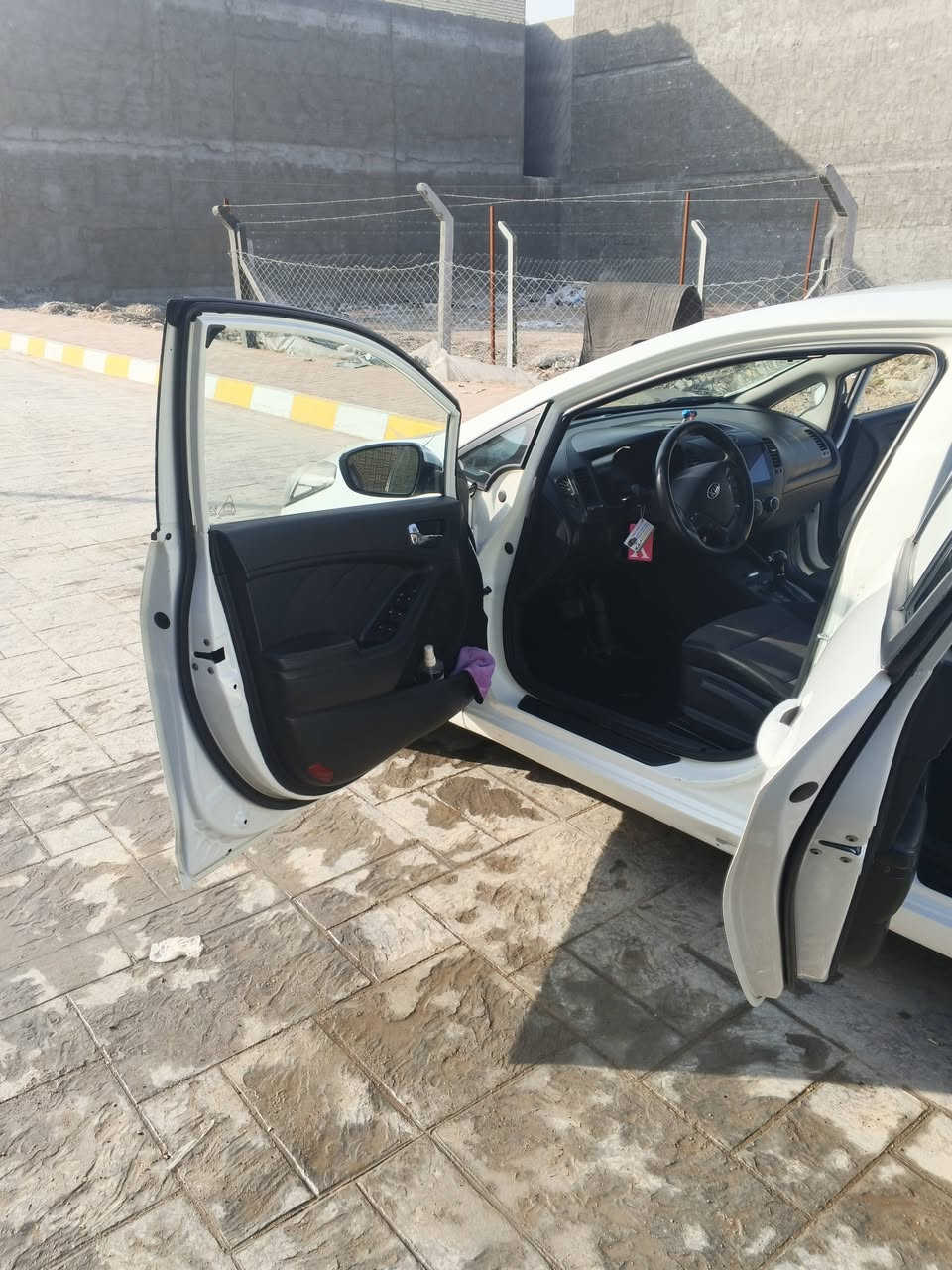 سلام عليكم لبيع سيراتو موديل 2013 نص فول تحكمات ستيرن مكينه وكير وتبريد كله لك بيها صبغ باب فقط رقم اربيل باسمي مكان بغداد الحرية تواصل على ***********
