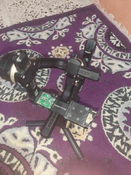 كرين 3s مانع اهتزاز اوزان ثقيلة .
جهاز شغال ومابي اي خلل 

فقط هاي واكعه منه 
سعر خاص
او للتواصل واتساب 
***********
كوت .
