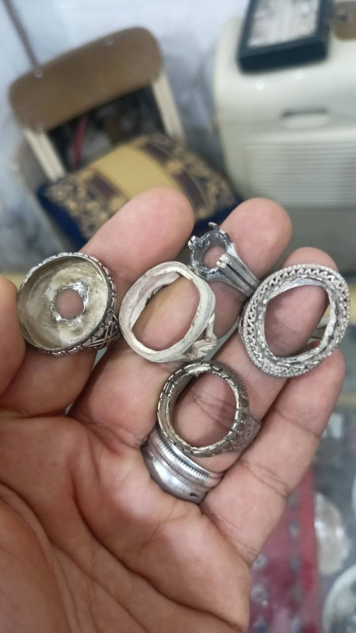 فضه كسر 60 غرام  بيع للكل سعر الغرام 3250 الف


**إذا كنت صاحب هذا الإعلان وتريد حذفه لأي سبب، رجاءا أرسل رسالة إلى الدعم الفني**