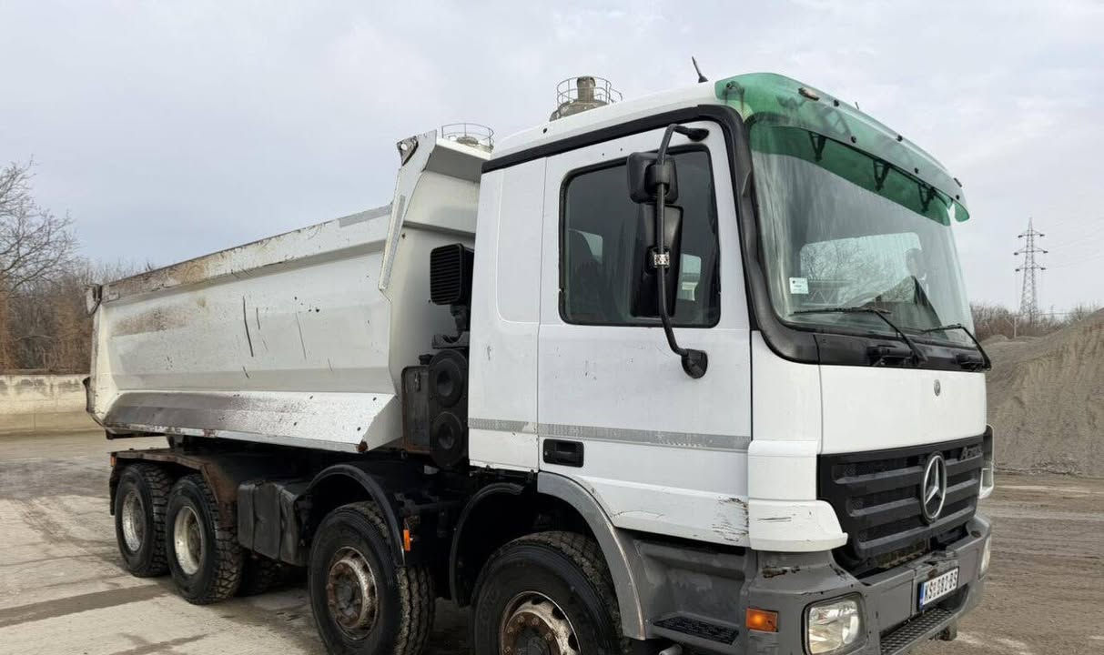 Mercedes-Benz
Actros 4146
سنة 2006
عداد 426.000 كم 
ناقل حركة يدوي 
قوة المحرك 460 حصان 
نظام المحور 8x4
شيال مجموعة JF
السعر 430 ورقة
شامل كمرك ونقل


**إذا كنت صاحب هذا الإعلان وتريد حذفه لأي سبب، رجاءا أرسل رسالة إلى الدعم الفني**
