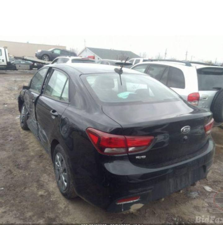 السلام عليكم 
للبيع للبيع للبيع اخوان   كلشي موجود بالسوق ورزق على الله 
سيارة كيا ريو 2020
اسود اللون 
سعرها 138
صبع باب السائق مع باب النفر ربع فقط 
بدون دواخل 
تحكم جهتين 
حاكيا تلفون 
مانع انزلاق 
كير 8 نمر 
باتري جديد 

محرك 16 
ماشيا 70 ميل 
محرك دوش 8 نوزل 
تبريد شرط وا تدفئه 
كشن قماش 
شاشة اصلية ..
اربك بردة طاك وراجع اصلي 
طخم تاير جديد 
تواصل على الرقم ***********
