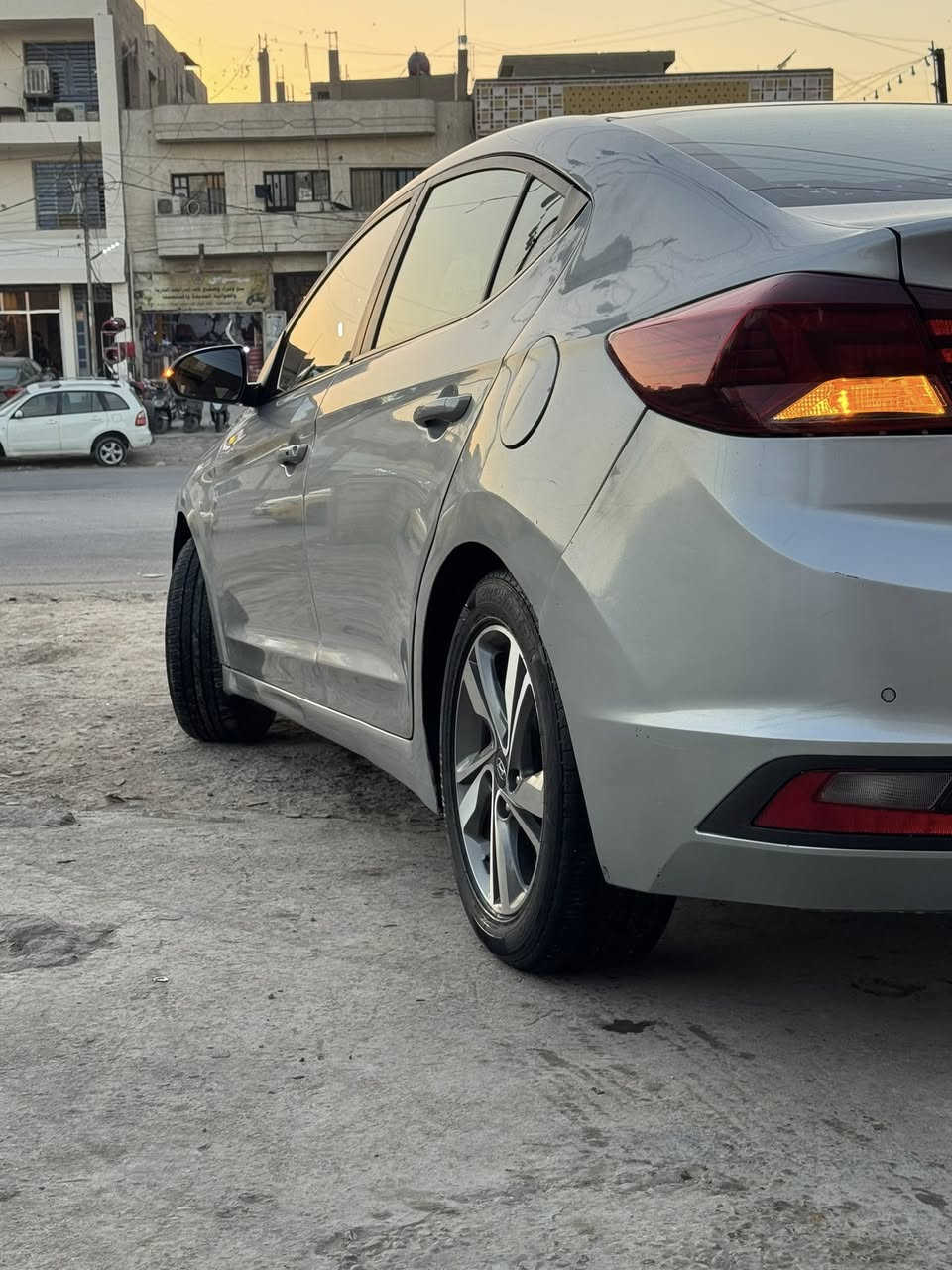 السلام عليكم افانتي النترا 1600 موديل 20 سياره بصمه تدفئه بلكشن محرك اقتصادي بيهه صوت رواجز السياره حلوه وكاعده سونار بلمنشور باسمي رقم بابل نكليزي تتحول باي مكان مكان البياع تقاطع درويش 105 وبيهه مجال بسيط ***********
