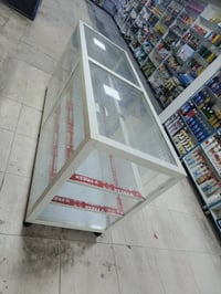 ميز حلويات • مستعمل ١٥ يوم • كوفه عباسيه