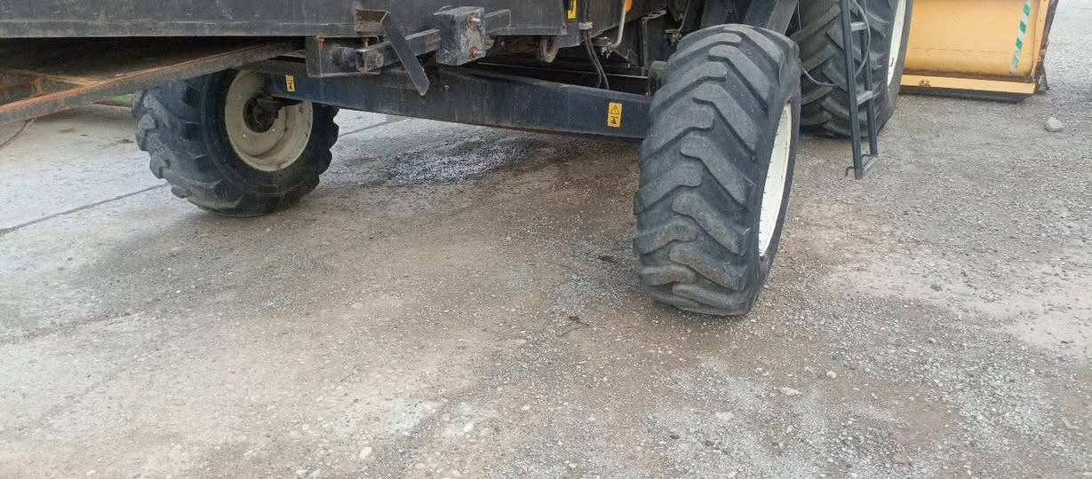 حاصودة للبيع
مواصفات :
*موديل 2013
*قایش 5040
*رقم اربیل
*أوروبي بلجيكي اصلي
*مكفول كفالة عامة

العنوان : كركوك -قرب مطعم ميديا
رقم الهاتف :
***********
***********
