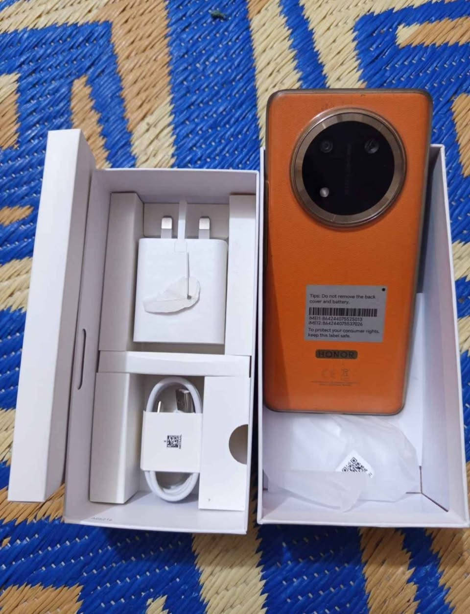 موبايل هونر x9c 5g  ذاكرته 256 والعشوائيه 24 يعني 12+12 نظيف كلش استعمال قليل جدأ غراضه كامله الاصليه شاحنته 66واط كاميرا 108يدعم الشحن السريع مكاني نجف سعره 300 رقمي ***********
