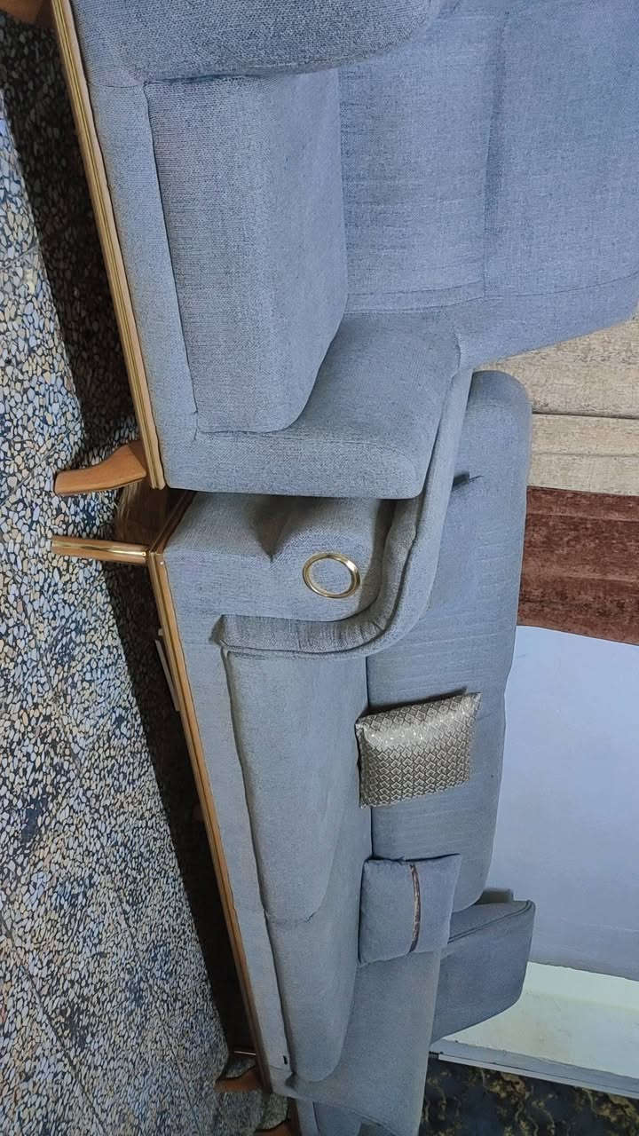 تخم تركي تركي سريري ينفتح يتحول جديد بمعنى الكلمه  قوي كلش سفنج مضغوط مقعدين كبار واربع مقاعد صغار  نظيف بي ظرر فقط قطعه صغير اربع اصابع موضح بالصورة السعر  650 

***********
