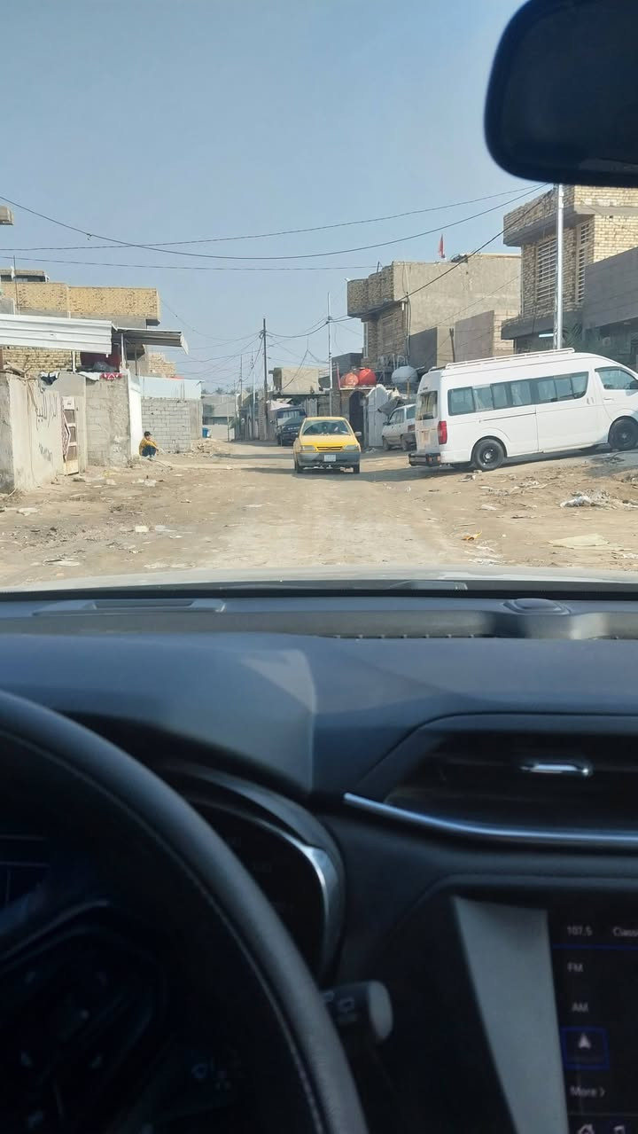 #قطعة أرض طابو زراعي سند ٢٥سكني المساحة ١٠٠ متر قرب شارع ١٠٠ واجه ٥ متر ونزال ٢٠ متر

 #تشمل كافة الخدمات 
( ماء .   . كهرباء . ) عرض الشارع ٨امتار 

#السعر معروضه ب 28وبيه مجال للشراي 

 #للإستفسار والتواصل اكثر خاص ***********
