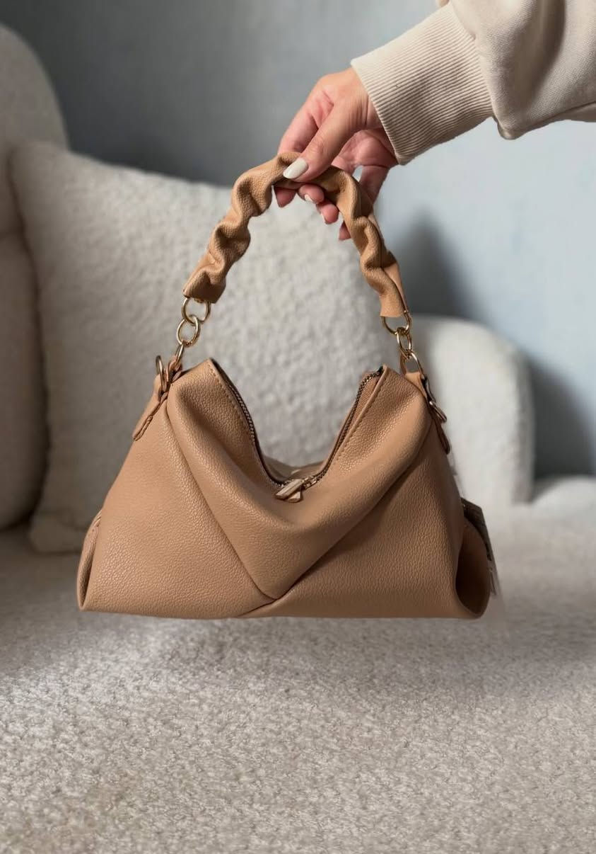 حقيبه نسائيه السعر 6,000


**إذا كنت صاحب هذا الإعلان وتريد حذفه لأي سبب، رجاءا أرسل رسالة إلى الدعم الفني**