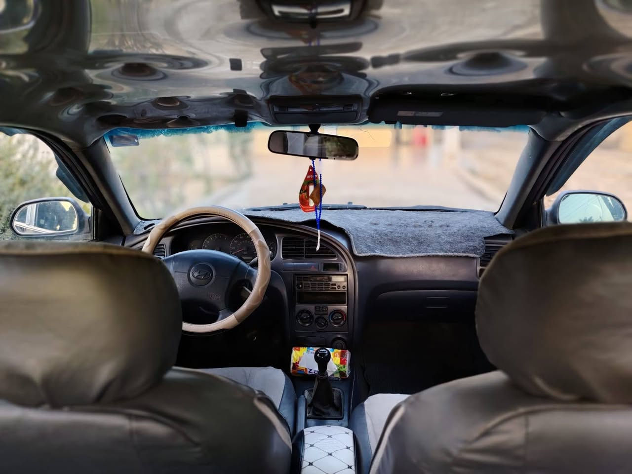 الانتره موديل  ٢٠٠٢ للبيع سياره جاهزه تدفه تبريد بسمي هزه وسنويه جديده 
صدر امامي جديد  مابيها ضربه قويه بس جراد ***********
