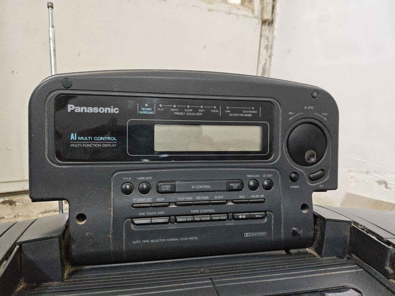 السلام عليكم شباب، للبيع مسجل وبومبوكس باناسونيك (Panasonic) ياباني أصلي.
الجهاز غني عن التعريف، من الفئات القديمة القوية الي تمتاز بنقاوة صوت عالية جداً وباس قوي (Bi-Amp 4-Drive / AI Multi Control).
تفاصيل الجهاز:
الماركة: Panasonic أصلي.
المواصفات: يحتوي على راديو، مشغل شريط كاسيت، ومشغل أقراص CD، بالإضافة إلى منفذ AUX خلفي لربطه على الموبايل أو الشاشة.
السعر: [35 الف]  / قفل).
المكان: بغداد، [الشعب].
***********
