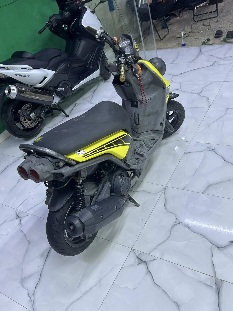 سلام عليكم سكنس جبلي للبيع مال رنبه مزوده بوشه رياضيه كلجات لون مميز ام عيون دراجه خير من الله كهربيات كلها شغله قبق هندر وذيل شايلهن للجماليه السعر1350 وبيها مجال مكاني الدوره شارع الملعيمن استفسار اتصل ***********
