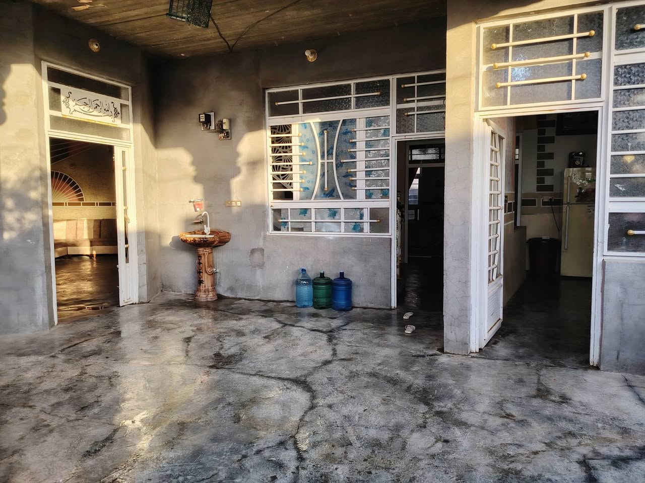 بسم الله الرحمن الرحيم
السلام عليكم ورحمة الله وبركاته
يعلن مكتب علي الصميدعي للاستثمار العقاري
عن توفر دار للبيع #عرصة المساحة ٢٥٠ متر مربع الموقع حي المهافيف قرب مشروع ماء حي المهافيف وموقف التكسيات بناء نظيف جداً طابق واحد يحتوي على اسقبال ٦* ٤ ومطبخ ٤* ٤ ومجمع مع غرفتين نوم مساحة كل غرفة ٥ *٤ مع صحيات داخلية وخارجية وكراج سيارة كبير ٠ علما المنطقة تحتوي على كافة الخدمات ماء اسالة كهرباء تبليط اناره مجاري ٠٠٠ للاستفسار عن السعر وباقي التفاصيل الاتصال على الارقام التالية او مراسلة الصفحة :
📞 *********** متوفر واتس اب
📞 *********** متوفر واتس اب
او زيارة مكتب علي الصميدعي للعقار الكائن في ديالى ٠ جلولاء ٠ حي الشهداء ٠ مقابل اتحاد شباب جلولاء ٠ ودائرة التقاعد ٠
