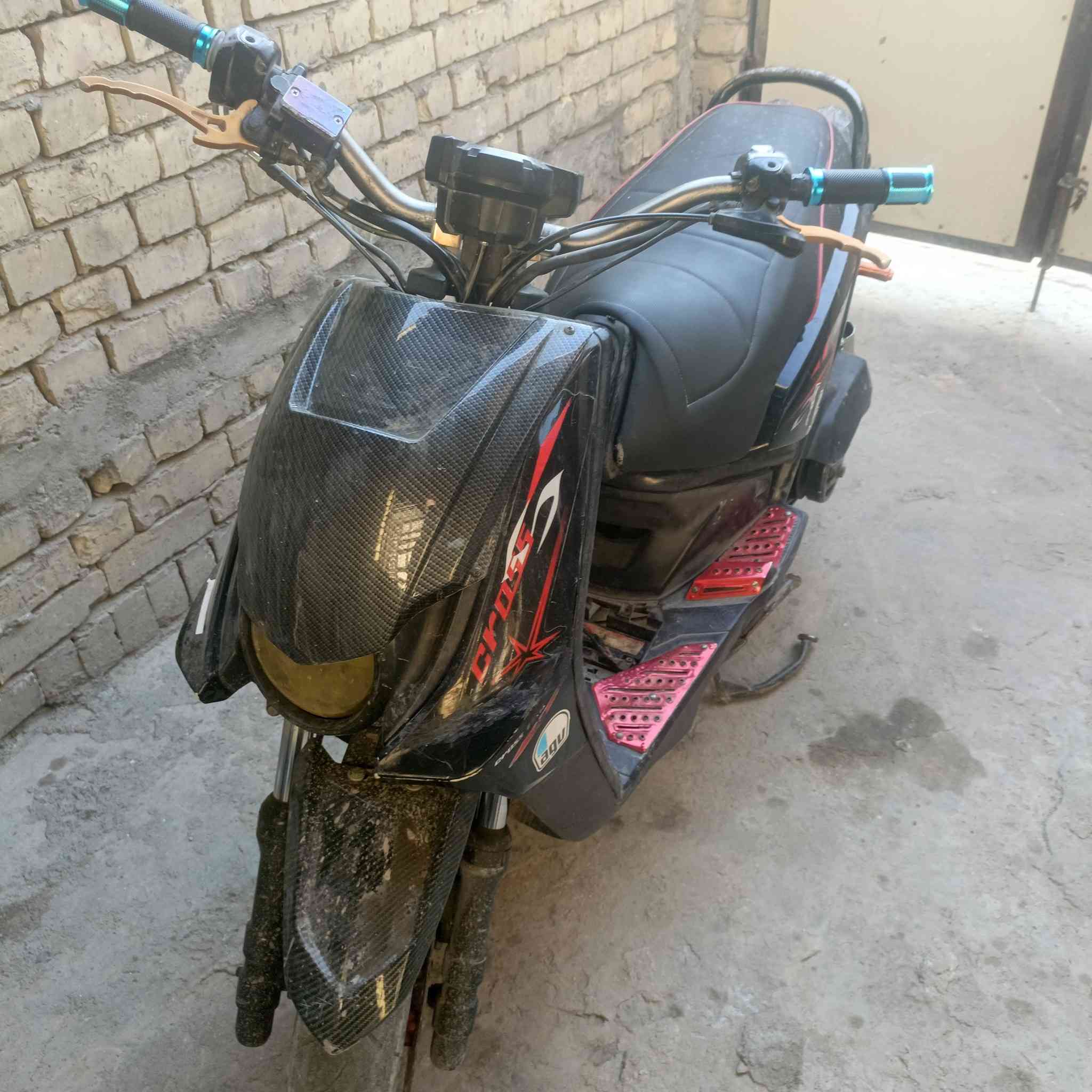 سكنس جبلي دراجة نكرة سلف كهربائيات كلها شغالة مكينة مبدل بس ولفات ببوشة بلاد مكاني زعفرانية سعر ٧٥٠ وبيها مجال رقم ‏‪***********‬‏
