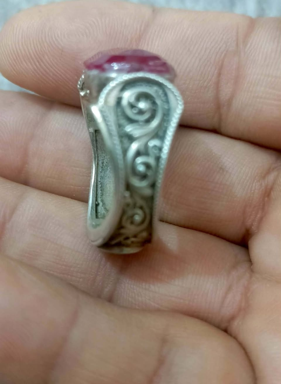 خاتم ياقوت فرط الرمان صياغه سلجوقيه السعر 100 بغداد الزعفرانيه ***********
