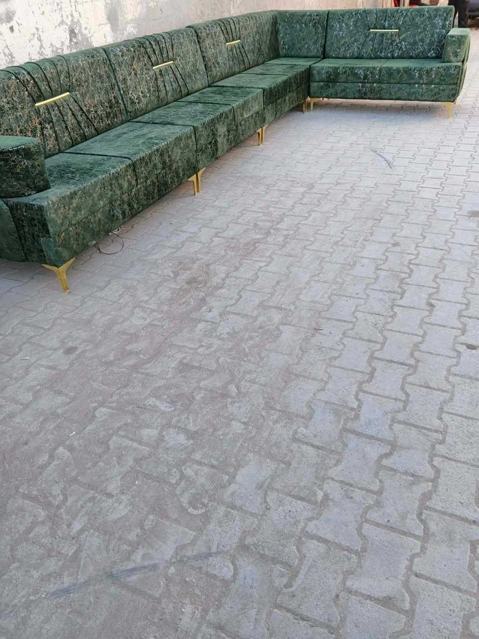 دواوين تزكام جديد ما مستعمل شغل درجه اولى ٦ ونص متر ١٠ نفر .ديوانيه .الاسكان .مقابل المعهد التقني ***********
