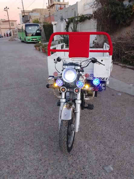 سلام عليكم ستوته للبيع اي  عيب ما بيه كهربائيات شغله ركبه شرط محرك شرط موديل 2023 السعر مليون و 400 وبي مجال بسيط عنواني كركوك وهذا رقمي***********
