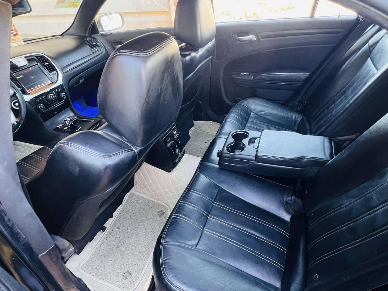 السلام عليكم 
اوباما 2014  فول مواصفات (S)كص جنطه 
مكينه گير اكسن حداديه كفاله 
مكينه3.6 كير ماوس 
تخم تاير باتري جديد 
تدفئه تبريد فول مواصفات 
شاشه كبيره  فتحه بانوراما 
تحكمات كشنات خزن 
كشنات كهربائيه 
حساسات كامره خلفيه 
متومه طبق الاصل ارقام انكليزي 
سنويه عظم
الساره جاهزه بدون نقص 
السعر ٦٥ 
مكان السياره ميسان 
***********
***********
