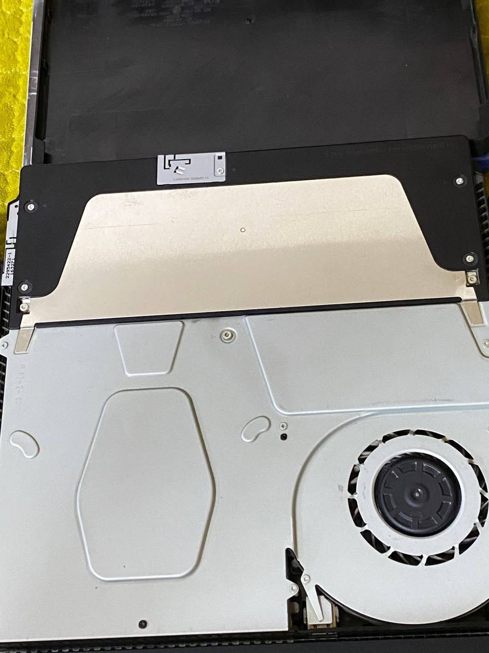 سلام عليكم سوني 4 سلم ذاكره 500
نظيف برغي ممفتوح  ويا قرصين وجوستكين اصليات سعره 240وبي مجال للطيبين ***********
