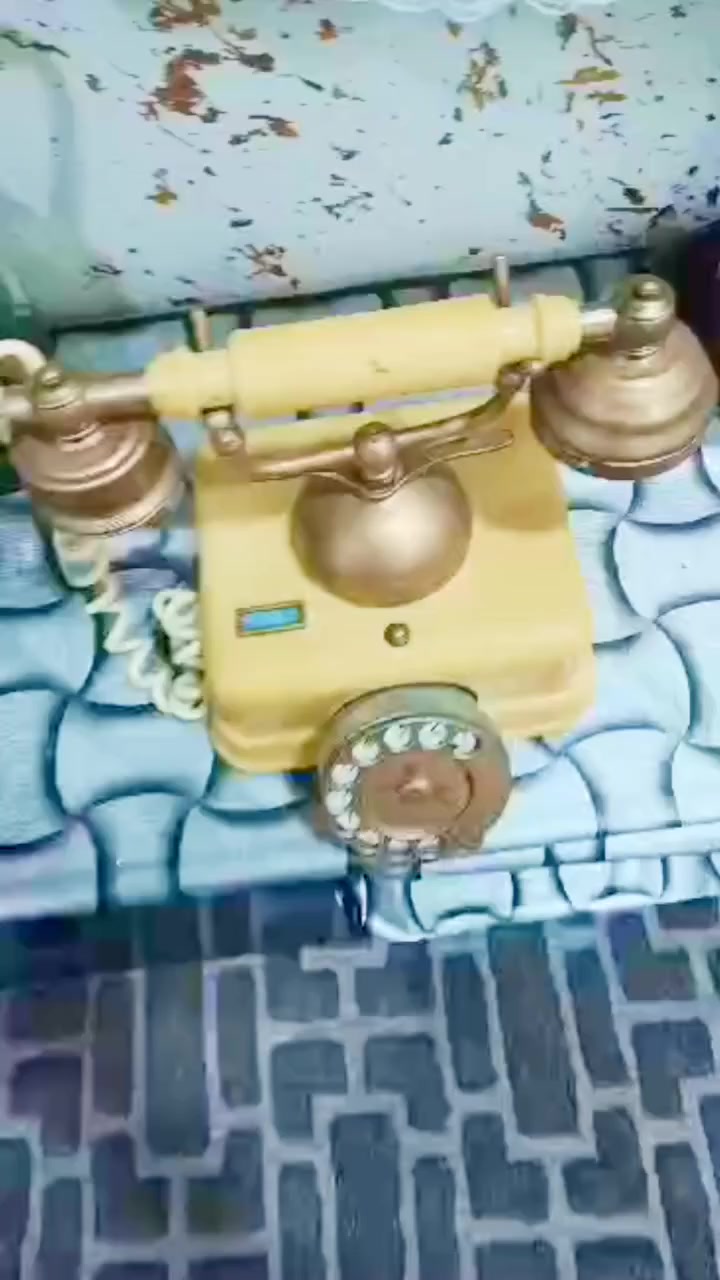 تليفون انتيكا قديم صنع سنغافوري اصلي سعر 50 وبي مجال مكاني كربلاء ***********
