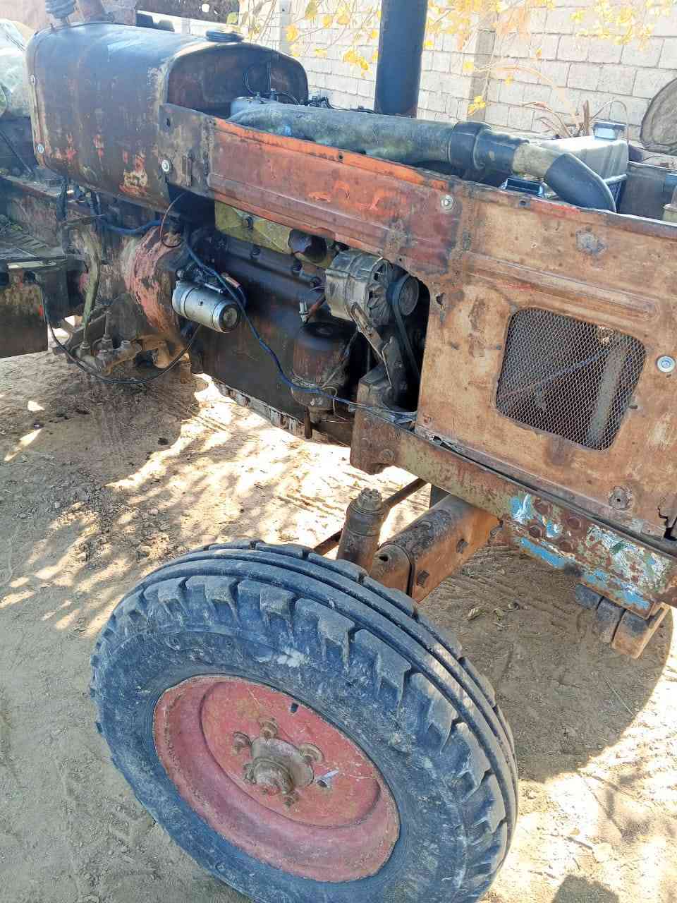 السلام عليكم للبيع عنتر موديل 88 حجم 71 جاهزة من كلشي محرك مجفت جديد باور سلف  كهربائيات تايرات جاهزه للخير المكان بغداد اليوسفية رقم *********** من رخصت الدمن
