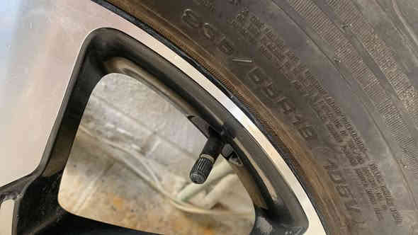 السلام عليكم ويل + تاير سورنتو نظافة 100‎%‎ بلادي تك فقط سعر 200 هـ***********
