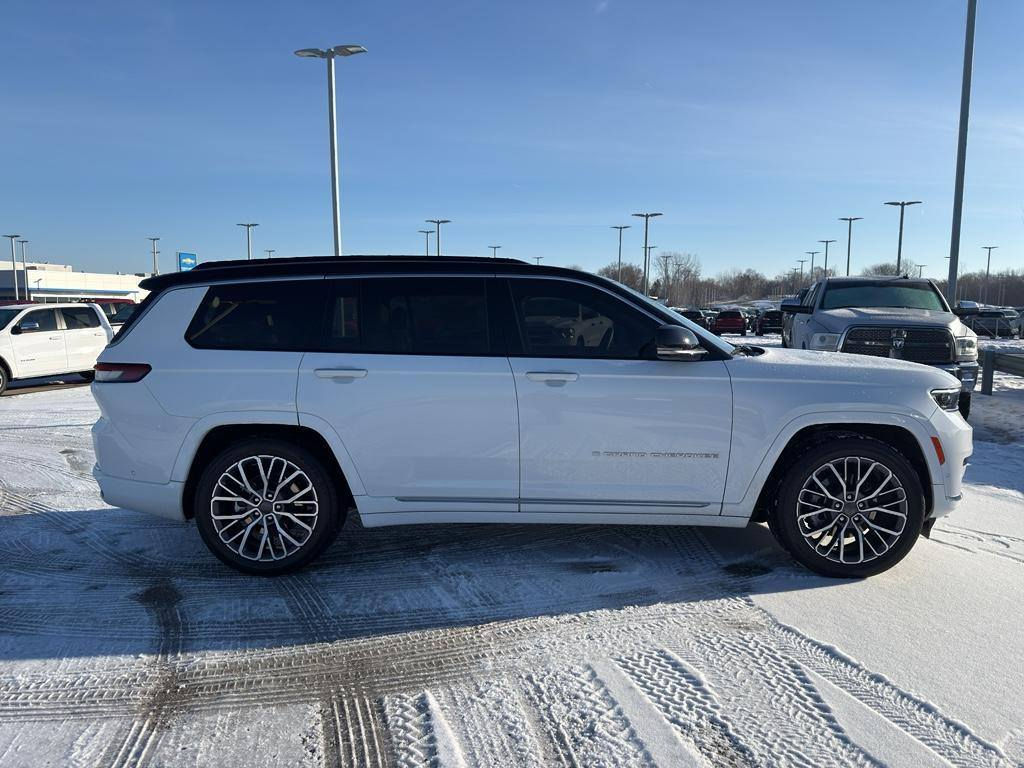 للبيع جيب جراند شيروكي L سوميت 2025
السعر 45 الف دولار 
شامل كمرك وشحن ورقم شمالي
كلين تايتل 
ممشى 16726 ميل 
اللون الخارجي: أبيض ناصع
اللون الداخلي: غرميدي
نوع الوقود: بنزين
المحرك: 3.6 لتر V6 24 صمام MPFI DOHC
معدل استهلاك الوقود: 18-25 ميل لكل جالون
نظام الدفع: دفع رباعي
ناقل الحركة: أوتوماتيكي 8 سرعات
مدة الوصول 50 يوم لتواصل خاص


**إذا كنت صاحب هذا الإعلان وتريد حذفه لأي سبب، رجاءا أرسل رسالة إلى الدعم الفني**