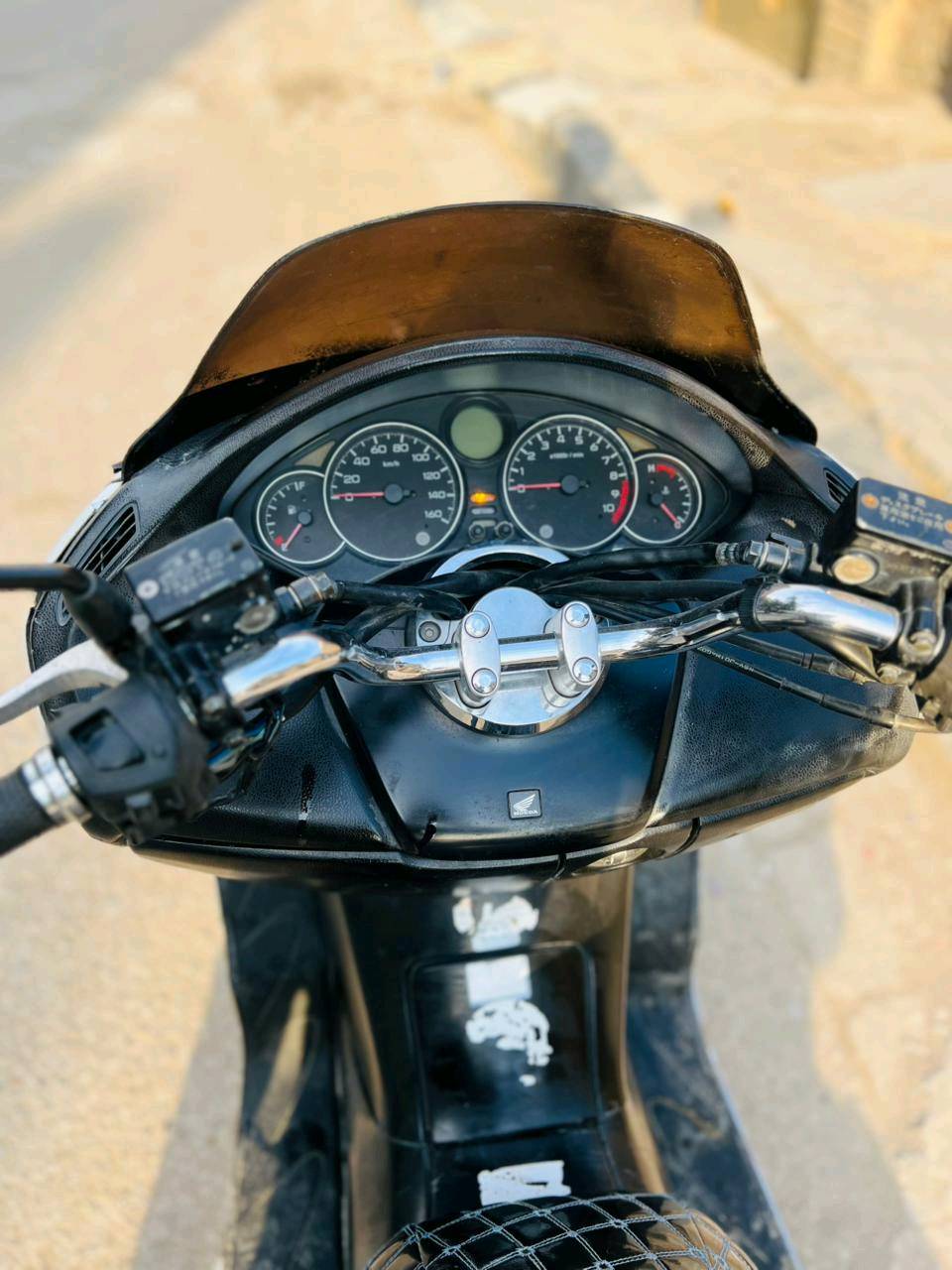 ألسلام عليكم شباب 08 للبيع الدراجه عميه أبلاد  أوراق اصوليه كامله الدراجه ليره ربع متصرف عليها غير الدهن والبانزين #مكاني بغداد جسر ديالى الجديد الكرغوليه #السعر مليون والشراي بخدمته #***********