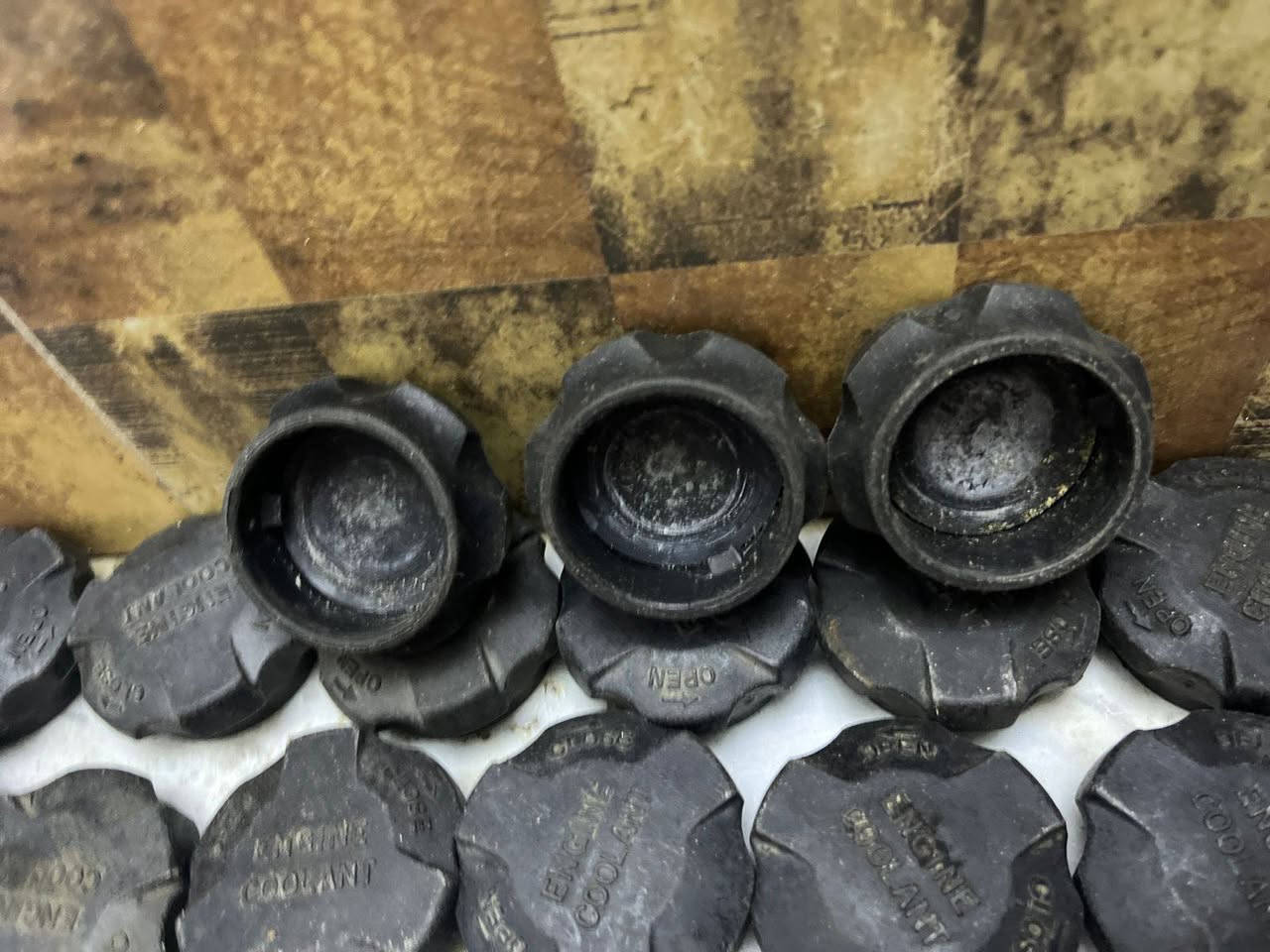 عرض ب 5 الف
متوفر توصيل 
توجد كافه احتياطات 
كيا كارنز و كيا رندو 
للاستفسار التواصل 
***********
***********
